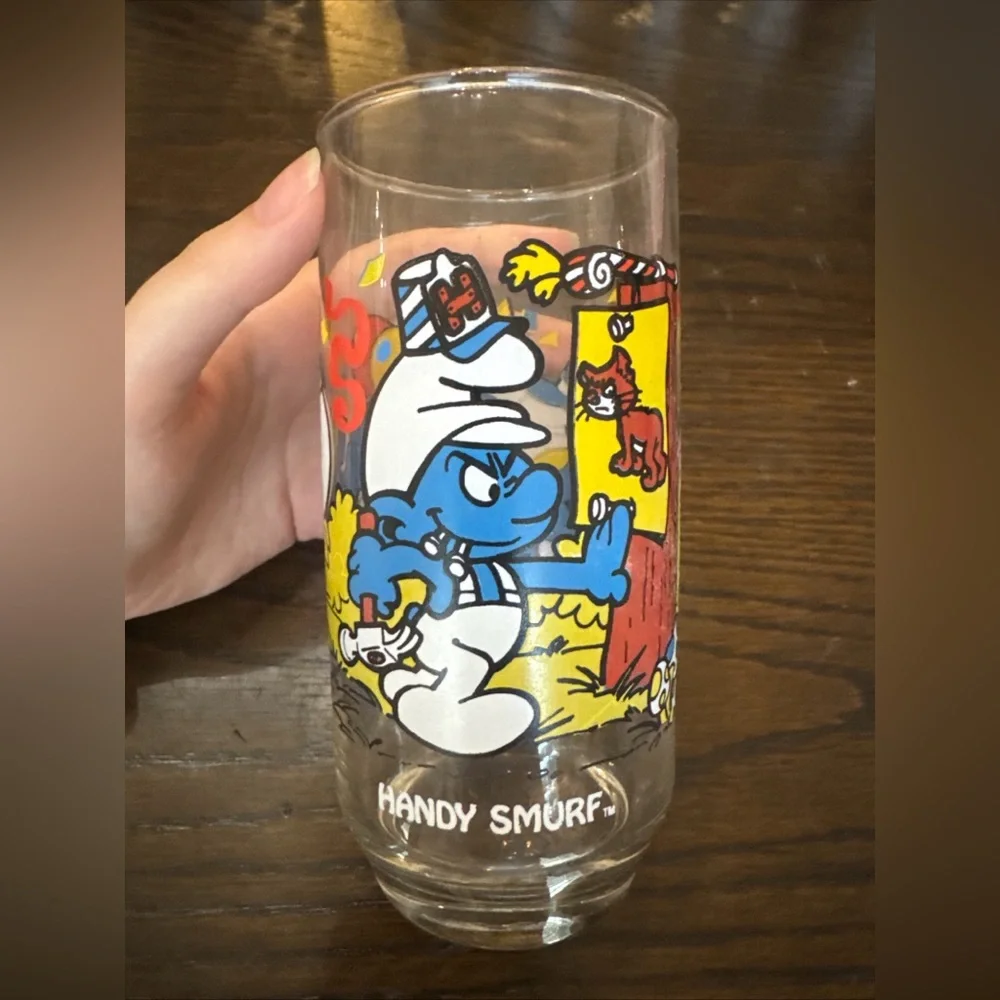 Vintage Handy Smurf 1983 Tall Drinking Glass Tumbler Cup Peyo